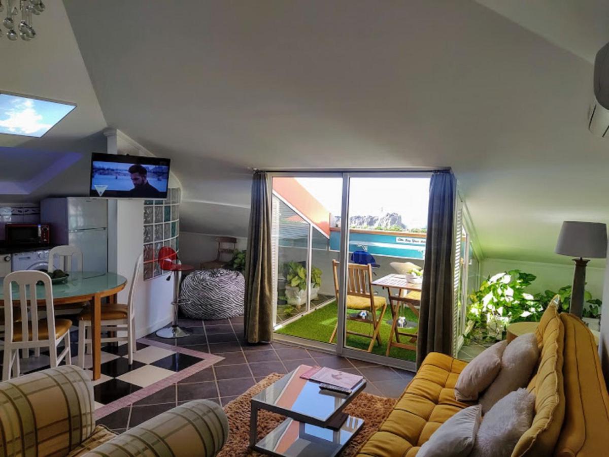 Appartamento Attic Bay Câmara de Lobos Esterno foto