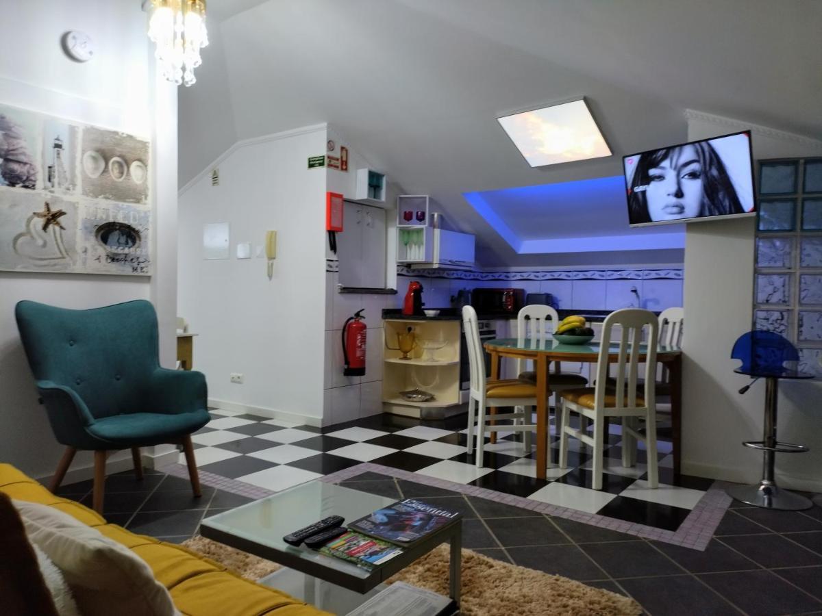 Appartamento Attic Bay Câmara de Lobos Esterno foto
